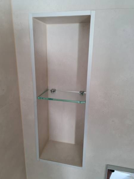 Salle de bain dans les tons chauds