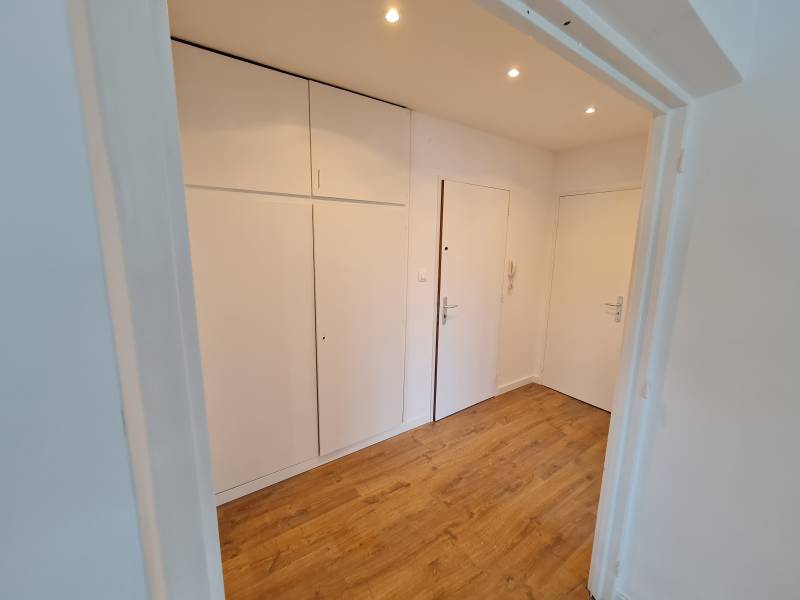 Avant après exceptionnel d'une rénovation complète d'un appartement
