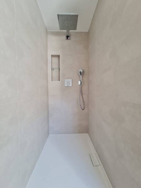 Salle de bain dans les tons chauds