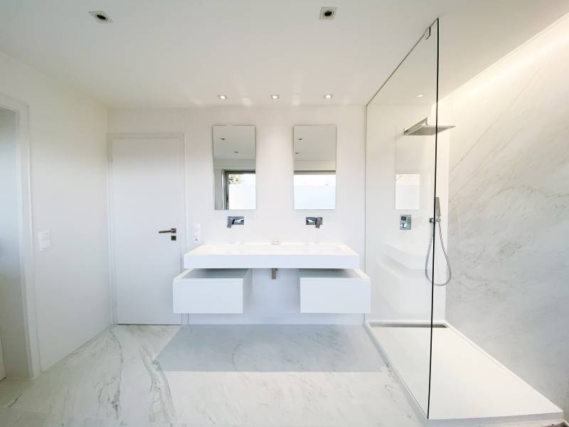 ZOOM sur les meubles et vasques de salle de bain