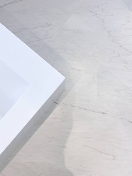 Salle de bain avec baignoire sur mesure en Krion à Illkirch