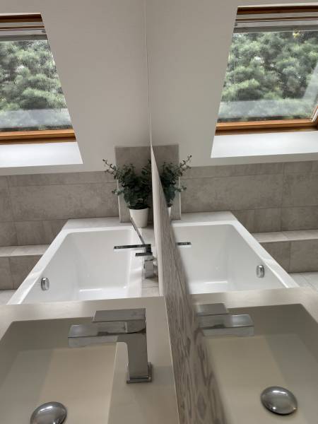 Rénovation d'une salle de bain zen en camaïeu de gris à Strasbourg